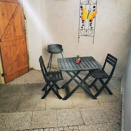 Studio Tres Agreable Totalement Independant Dans Maison Avec Cour Sans Vis A Vis Villa Vittel Kültér fotó
